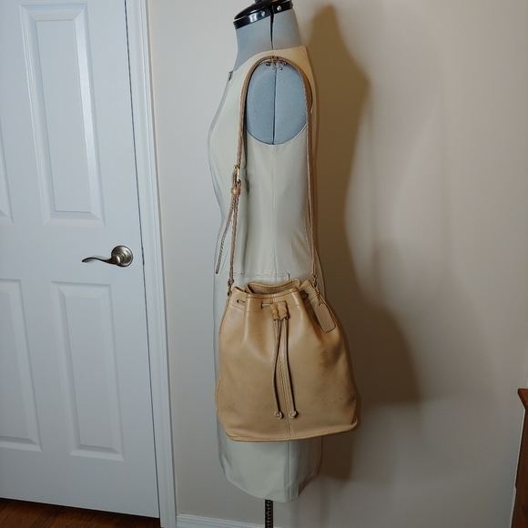 Coach vintage yellow/tan leather drawstring bucket bag 272-9933 - Picture 5 of 13